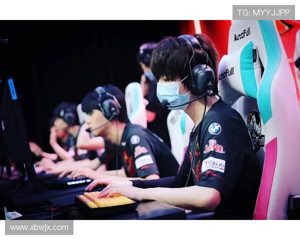 独家解析FPX战队在比赛中的耐力表现与其他战队的对比分析